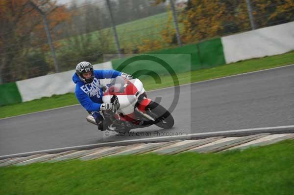 Mallory park Leicestershire;Mallory park photographs;Motorcycle action photographs;event digital images;eventdigitalimages;mallory park;no limits trackday;peter wileman photography;trackday;trackday digital images;trackday photos