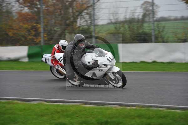 Mallory park Leicestershire;Mallory park photographs;Motorcycle action photographs;event digital images;eventdigitalimages;mallory park;no limits trackday;peter wileman photography;trackday;trackday digital images;trackday photos