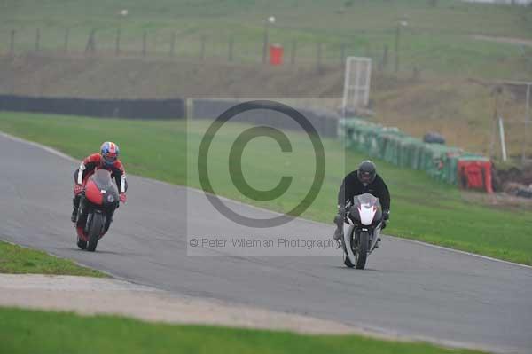 Mallory park Leicestershire;Mallory park photographs;Motorcycle action photographs;event digital images;eventdigitalimages;mallory park;no limits trackday;peter wileman photography;trackday;trackday digital images;trackday photos