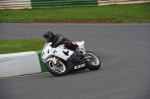 Mallory-park-Leicestershire;Mallory-park-photographs;Motorcycle-action-photographs;event-digital-images;eventdigitalimages;mallory-park;no-limits-trackday;peter-wileman-photography;trackday;trackday-digital-images;trackday-photos