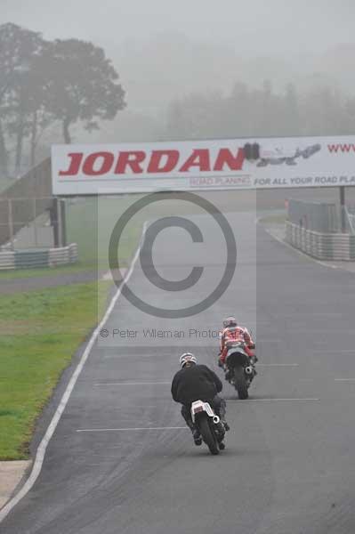 Mallory park Leicestershire;Mallory park photographs;Motorcycle action photographs;event digital images;eventdigitalimages;mallory park;no limits trackday;peter wileman photography;trackday;trackday digital images;trackday photos