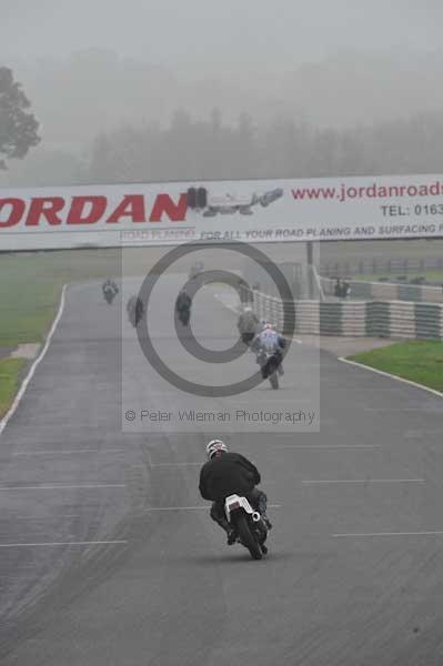 Mallory park Leicestershire;Mallory park photographs;Motorcycle action photographs;event digital images;eventdigitalimages;mallory park;no limits trackday;peter wileman photography;trackday;trackday digital images;trackday photos