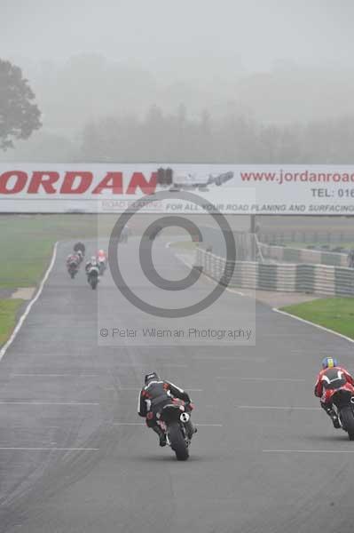 Mallory park Leicestershire;Mallory park photographs;Motorcycle action photographs;event digital images;eventdigitalimages;mallory park;no limits trackday;peter wileman photography;trackday;trackday digital images;trackday photos