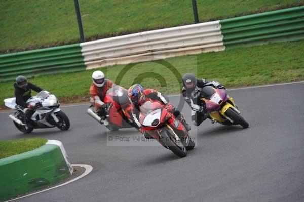 Mallory park Leicestershire;Mallory park photographs;Motorcycle action photographs;event digital images;eventdigitalimages;mallory park;no limits trackday;peter wileman photography;trackday;trackday digital images;trackday photos