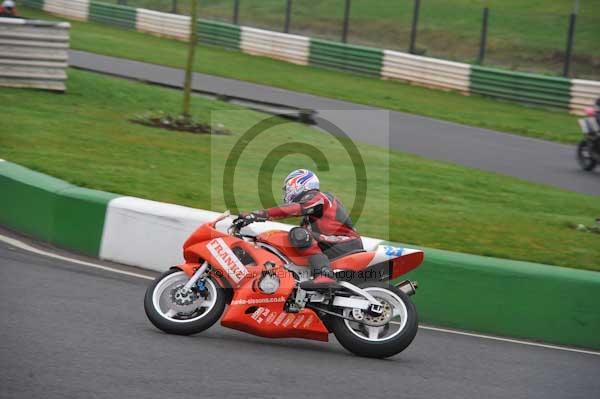 Mallory park Leicestershire;Mallory park photographs;Motorcycle action photographs;event digital images;eventdigitalimages;mallory park;no limits trackday;peter wileman photography;trackday;trackday digital images;trackday photos