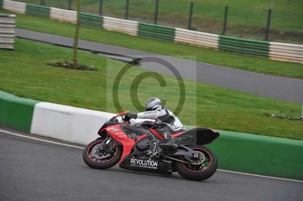 Mallory park Leicestershire;Mallory park photographs;Motorcycle action photographs;event digital images;eventdigitalimages;mallory park;no limits trackday;peter wileman photography;trackday;trackday digital images;trackday photos