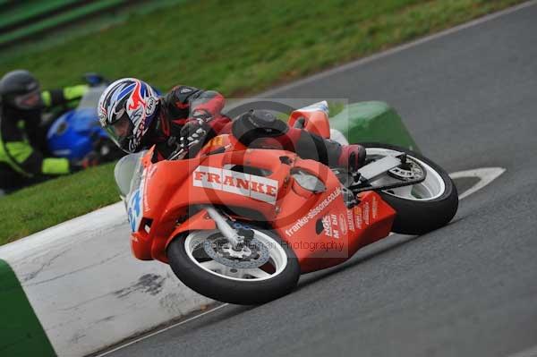 Mallory park Leicestershire;Mallory park photographs;Motorcycle action photographs;event digital images;eventdigitalimages;mallory park;no limits trackday;peter wileman photography;trackday;trackday digital images;trackday photos