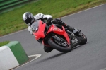 Mallory-park-Leicestershire;Mallory-park-photographs;Motorcycle-action-photographs;event-digital-images;eventdigitalimages;mallory-park;no-limits-trackday;peter-wileman-photography;trackday;trackday-digital-images;trackday-photos