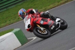 Mallory-park-Leicestershire;Mallory-park-photographs;Motorcycle-action-photographs;event-digital-images;eventdigitalimages;mallory-park;no-limits-trackday;peter-wileman-photography;trackday;trackday-digital-images;trackday-photos