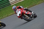 Mallory-park-Leicestershire;Mallory-park-photographs;Motorcycle-action-photographs;event-digital-images;eventdigitalimages;mallory-park;no-limits-trackday;peter-wileman-photography;trackday;trackday-digital-images;trackday-photos