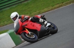 Mallory-park-Leicestershire;Mallory-park-photographs;Motorcycle-action-photographs;event-digital-images;eventdigitalimages;mallory-park;no-limits-trackday;peter-wileman-photography;trackday;trackday-digital-images;trackday-photos