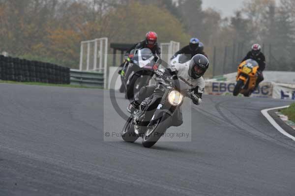 Mallory park Leicestershire;Mallory park photographs;Motorcycle action photographs;event digital images;eventdigitalimages;mallory park;no limits trackday;peter wileman photography;trackday;trackday digital images;trackday photos