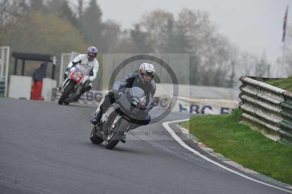 Mallory park Leicestershire;Mallory park photographs;Motorcycle action photographs;event digital images;eventdigitalimages;mallory park;no limits trackday;peter wileman photography;trackday;trackday digital images;trackday photos