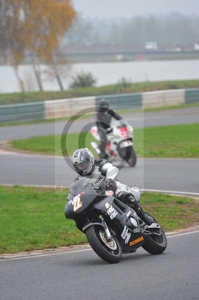 Mallory park Leicestershire;Mallory park photographs;Motorcycle action photographs;event digital images;eventdigitalimages;mallory park;no limits trackday;peter wileman photography;trackday;trackday digital images;trackday photos