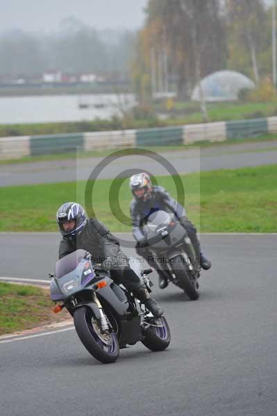 Mallory park Leicestershire;Mallory park photographs;Motorcycle action photographs;event digital images;eventdigitalimages;mallory park;no limits trackday;peter wileman photography;trackday;trackday digital images;trackday photos