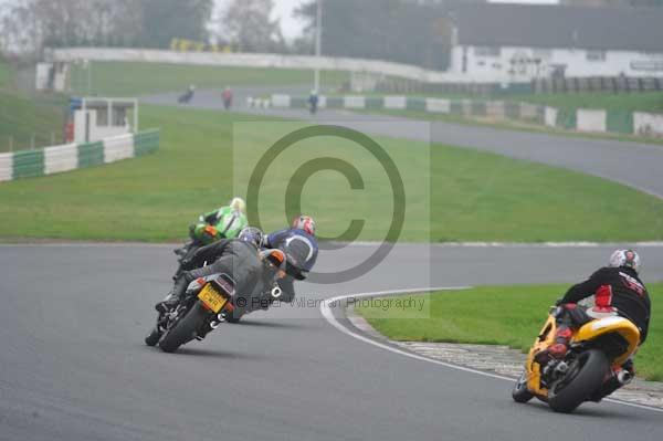 Mallory park Leicestershire;Mallory park photographs;Motorcycle action photographs;event digital images;eventdigitalimages;mallory park;no limits trackday;peter wileman photography;trackday;trackday digital images;trackday photos