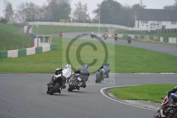 Mallory park Leicestershire;Mallory park photographs;Motorcycle action photographs;event digital images;eventdigitalimages;mallory park;no limits trackday;peter wileman photography;trackday;trackday digital images;trackday photos