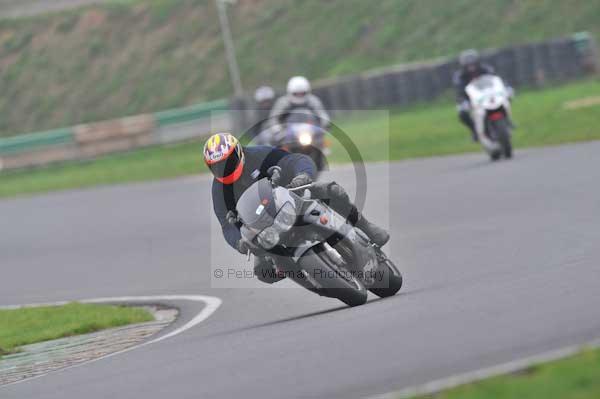 Mallory park Leicestershire;Mallory park photographs;Motorcycle action photographs;event digital images;eventdigitalimages;mallory park;no limits trackday;peter wileman photography;trackday;trackday digital images;trackday photos