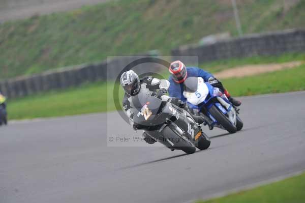 Mallory park Leicestershire;Mallory park photographs;Motorcycle action photographs;event digital images;eventdigitalimages;mallory park;no limits trackday;peter wileman photography;trackday;trackday digital images;trackday photos