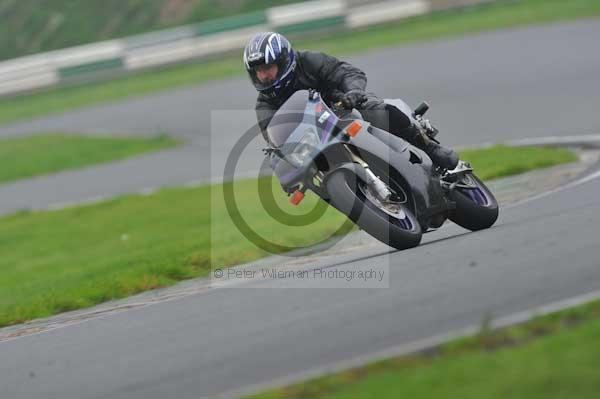 Mallory park Leicestershire;Mallory park photographs;Motorcycle action photographs;event digital images;eventdigitalimages;mallory park;no limits trackday;peter wileman photography;trackday;trackday digital images;trackday photos