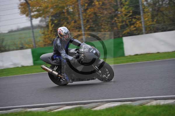 Mallory park Leicestershire;Mallory park photographs;Motorcycle action photographs;event digital images;eventdigitalimages;mallory park;no limits trackday;peter wileman photography;trackday;trackday digital images;trackday photos