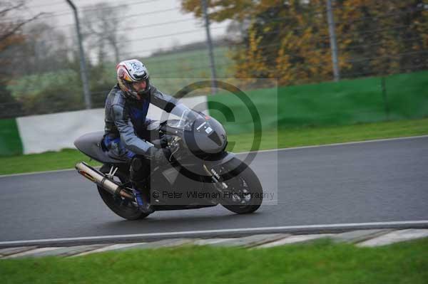 Mallory park Leicestershire;Mallory park photographs;Motorcycle action photographs;event digital images;eventdigitalimages;mallory park;no limits trackday;peter wileman photography;trackday;trackday digital images;trackday photos