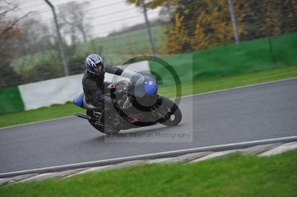 Mallory park Leicestershire;Mallory park photographs;Motorcycle action photographs;event digital images;eventdigitalimages;mallory park;no limits trackday;peter wileman photography;trackday;trackday digital images;trackday photos