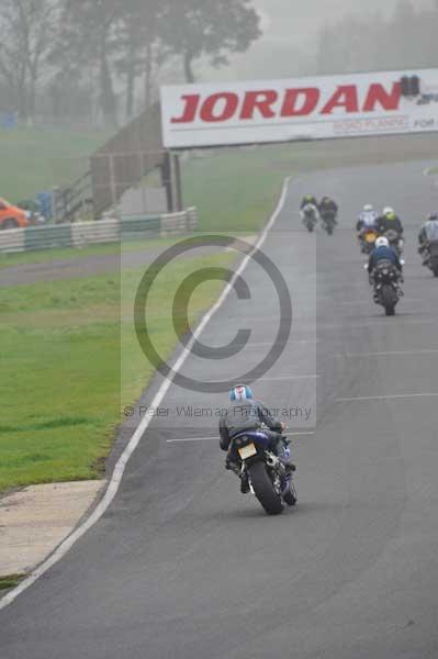 Mallory park Leicestershire;Mallory park photographs;Motorcycle action photographs;event digital images;eventdigitalimages;mallory park;no limits trackday;peter wileman photography;trackday;trackday digital images;trackday photos