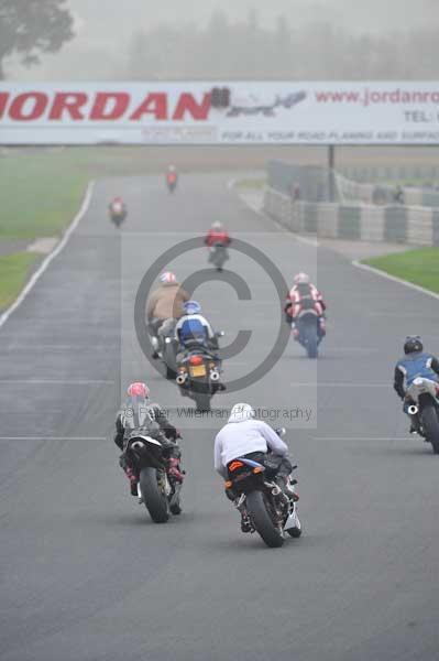 Mallory park Leicestershire;Mallory park photographs;Motorcycle action photographs;event digital images;eventdigitalimages;mallory park;no limits trackday;peter wileman photography;trackday;trackday digital images;trackday photos