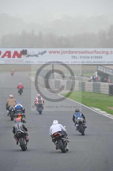 Mallory park Leicestershire;Mallory park photographs;Motorcycle action photographs;event digital images;eventdigitalimages;mallory park;no limits trackday;peter wileman photography;trackday;trackday digital images;trackday photos