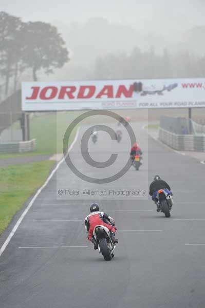 Mallory park Leicestershire;Mallory park photographs;Motorcycle action photographs;event digital images;eventdigitalimages;mallory park;no limits trackday;peter wileman photography;trackday;trackday digital images;trackday photos