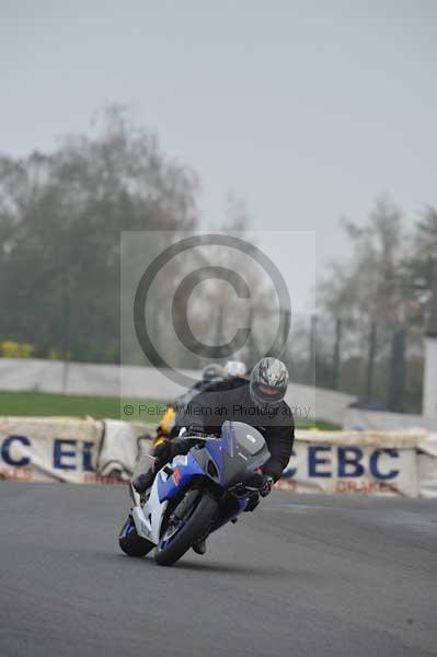 Mallory park Leicestershire;Mallory park photographs;Motorcycle action photographs;event digital images;eventdigitalimages;mallory park;no limits trackday;peter wileman photography;trackday;trackday digital images;trackday photos