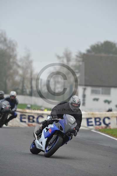 Mallory park Leicestershire;Mallory park photographs;Motorcycle action photographs;event digital images;eventdigitalimages;mallory park;no limits trackday;peter wileman photography;trackday;trackday digital images;trackday photos