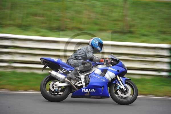 Mallory park Leicestershire;Mallory park photographs;Motorcycle action photographs;event digital images;eventdigitalimages;mallory park;no limits trackday;peter wileman photography;trackday;trackday digital images;trackday photos