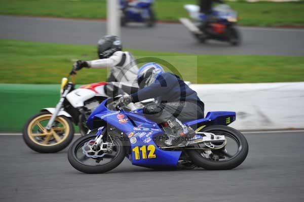 Mallory park Leicestershire;Mallory park photographs;Motorcycle action photographs;event digital images;eventdigitalimages;mallory park;no limits trackday;peter wileman photography;trackday;trackday digital images;trackday photos