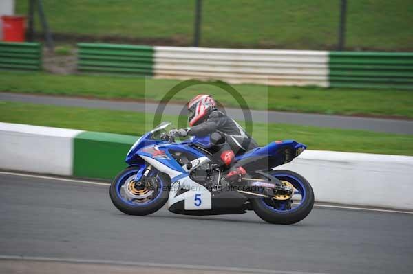 Mallory park Leicestershire;Mallory park photographs;Motorcycle action photographs;event digital images;eventdigitalimages;mallory park;no limits trackday;peter wileman photography;trackday;trackday digital images;trackday photos