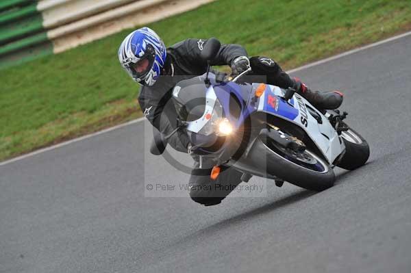 Mallory park Leicestershire;Mallory park photographs;Motorcycle action photographs;event digital images;eventdigitalimages;mallory park;no limits trackday;peter wileman photography;trackday;trackday digital images;trackday photos