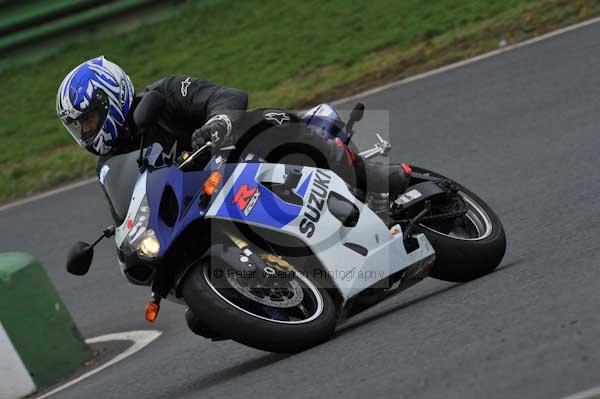 Mallory park Leicestershire;Mallory park photographs;Motorcycle action photographs;event digital images;eventdigitalimages;mallory park;no limits trackday;peter wileman photography;trackday;trackday digital images;trackday photos