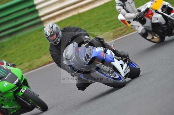 Mallory park Leicestershire;Mallory park photographs;Motorcycle action photographs;event digital images;eventdigitalimages;mallory park;no limits trackday;peter wileman photography;trackday;trackday digital images;trackday photos