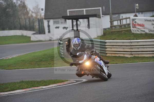 Mallory park Leicestershire;Mallory park photographs;Motorcycle action photographs;event digital images;eventdigitalimages;mallory park;no limits trackday;peter wileman photography;trackday;trackday digital images;trackday photos