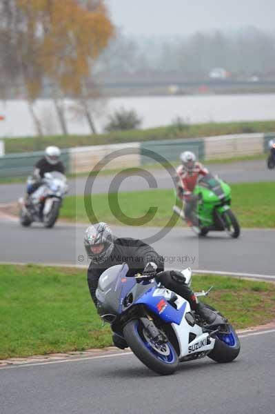 Mallory park Leicestershire;Mallory park photographs;Motorcycle action photographs;event digital images;eventdigitalimages;mallory park;no limits trackday;peter wileman photography;trackday;trackday digital images;trackday photos