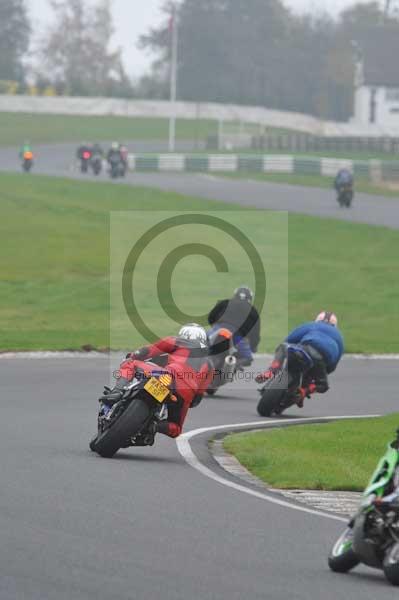 Mallory park Leicestershire;Mallory park photographs;Motorcycle action photographs;event digital images;eventdigitalimages;mallory park;no limits trackday;peter wileman photography;trackday;trackday digital images;trackday photos