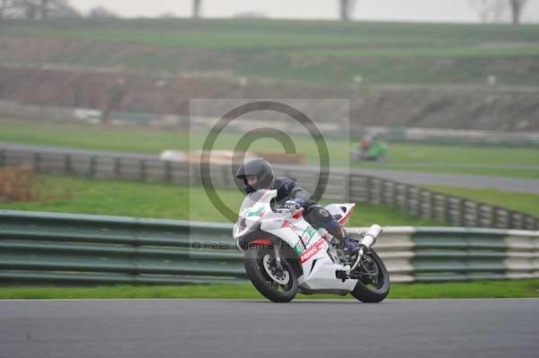 Mallory park Leicestershire;Mallory park photographs;Motorcycle action photographs;event digital images;eventdigitalimages;mallory park;no limits trackday;peter wileman photography;trackday;trackday digital images;trackday photos