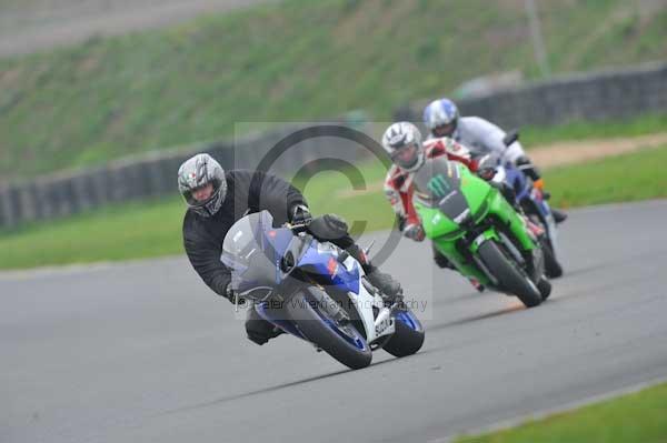 Mallory park Leicestershire;Mallory park photographs;Motorcycle action photographs;event digital images;eventdigitalimages;mallory park;no limits trackday;peter wileman photography;trackday;trackday digital images;trackday photos