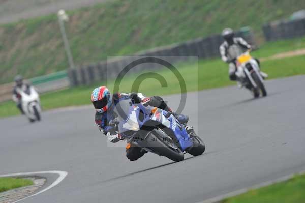 Mallory park Leicestershire;Mallory park photographs;Motorcycle action photographs;event digital images;eventdigitalimages;mallory park;no limits trackday;peter wileman photography;trackday;trackday digital images;trackday photos