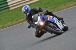 Mallory-park-Leicestershire;Mallory-park-photographs;Motorcycle-action-photographs;event-digital-images;eventdigitalimages;mallory-park;no-limits-trackday;peter-wileman-photography;trackday;trackday-digital-images;trackday-photos