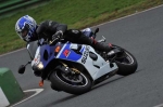 Mallory-park-Leicestershire;Mallory-park-photographs;Motorcycle-action-photographs;event-digital-images;eventdigitalimages;mallory-park;no-limits-trackday;peter-wileman-photography;trackday;trackday-digital-images;trackday-photos