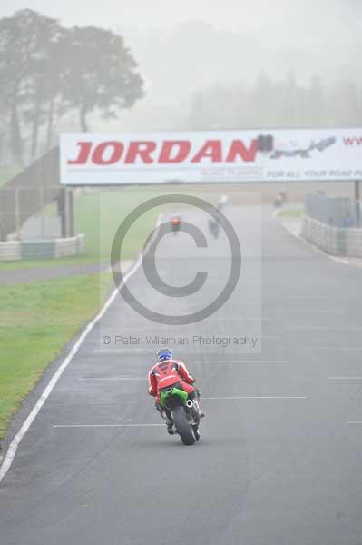 Mallory park Leicestershire;Mallory park photographs;Motorcycle action photographs;event digital images;eventdigitalimages;mallory park;no limits trackday;peter wileman photography;trackday;trackday digital images;trackday photos