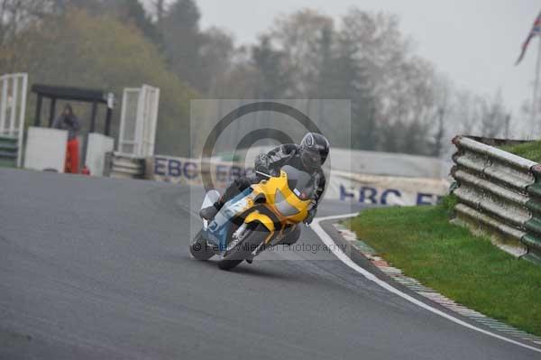 Mallory park Leicestershire;Mallory park photographs;Motorcycle action photographs;event digital images;eventdigitalimages;mallory park;no limits trackday;peter wileman photography;trackday;trackday digital images;trackday photos