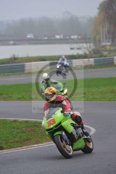 Mallory park Leicestershire;Mallory park photographs;Motorcycle action photographs;event digital images;eventdigitalimages;mallory park;no limits trackday;peter wileman photography;trackday;trackday digital images;trackday photos